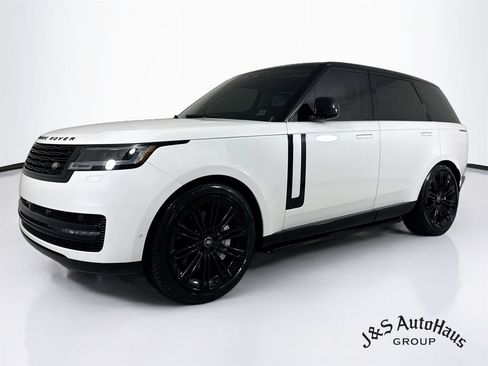 Used 2024 Land Rover Range Rover SE AWD/4WD image 3