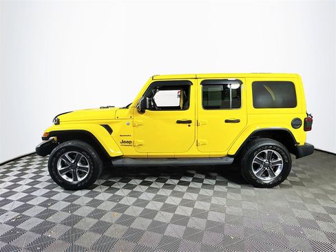 Used 2019 Jeep Wrangler Unlimited Sahara w/ Cold Weather Group image 4