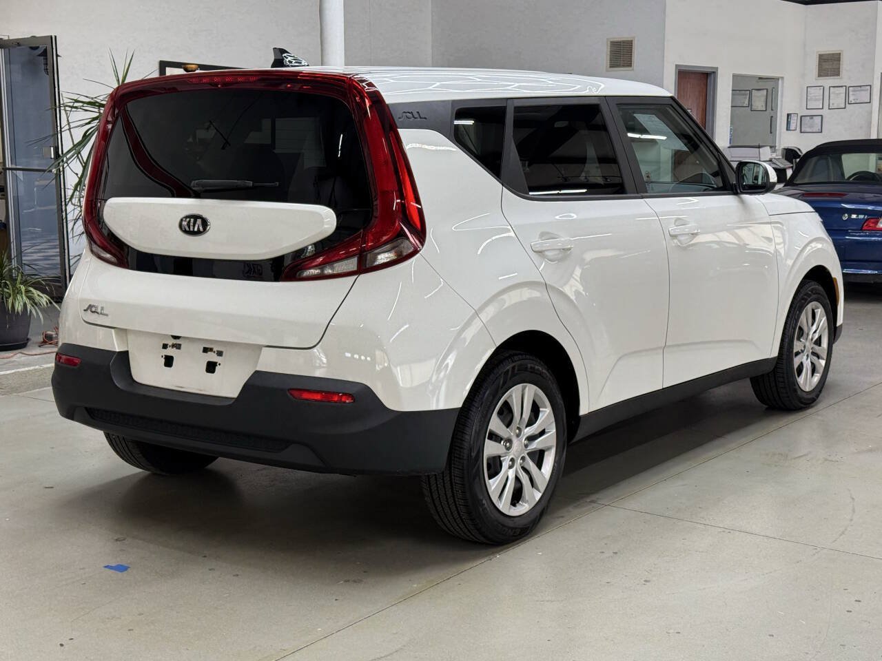 Used 2021 Kia Soul LX FWD image 5