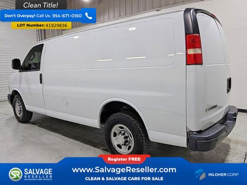 Used 2019 Chevrolet Express 2500 w/ Communications Package RWD image 3
