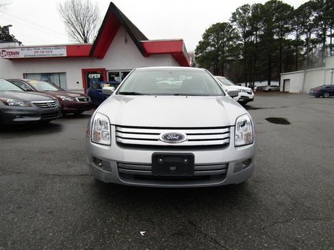 Used 2009 Ford Fusion SEL image 3
