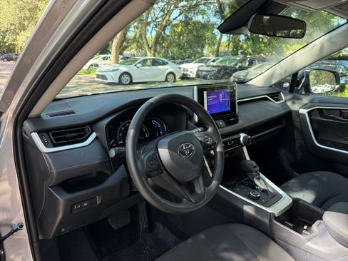 Used 2025 Toyota RAV4 LE image 28