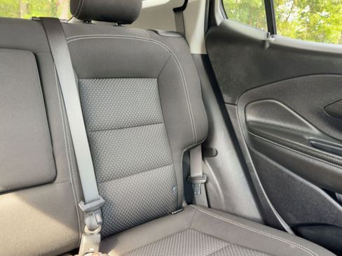 Used 2024 GMC Terrain SLE image 27