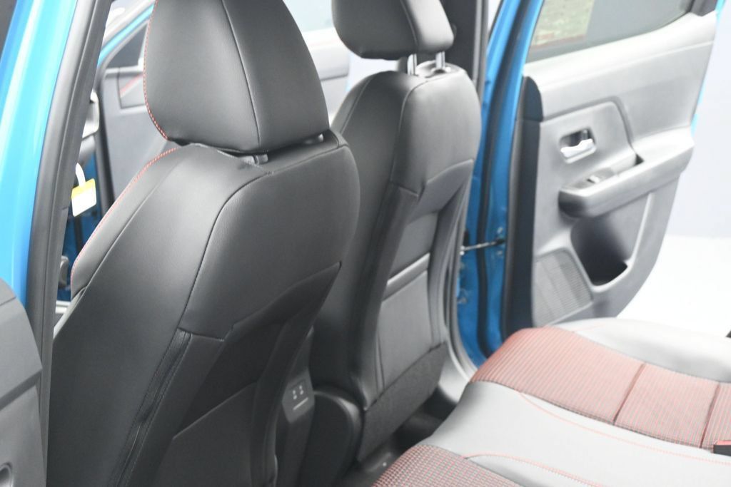 New 2026 Nissan Kicks SR AWD/4WD image 17