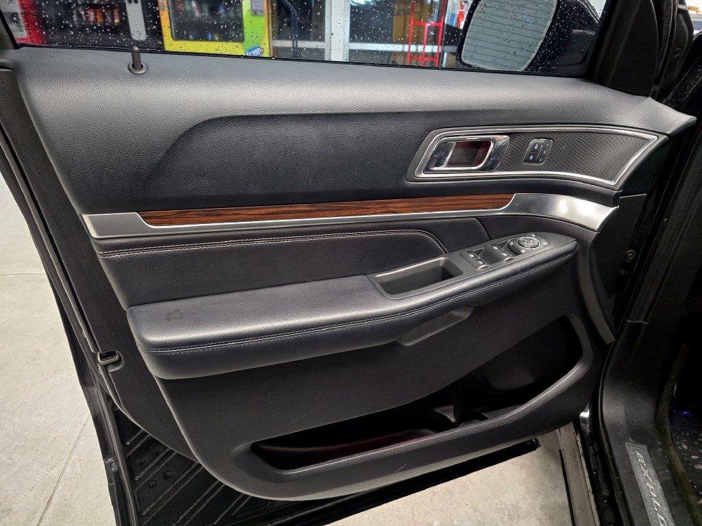Used 2016 Ford Explorer Limited w/ Equipment Group 301A FWD image 14
