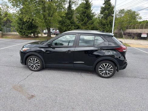 Used 2024 Nissan Kicks SV w/ Interior Electronics Package FWD image 2