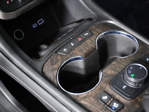 Used 2021 GMC Acadia Denali w/ Denali Technology Package image 16