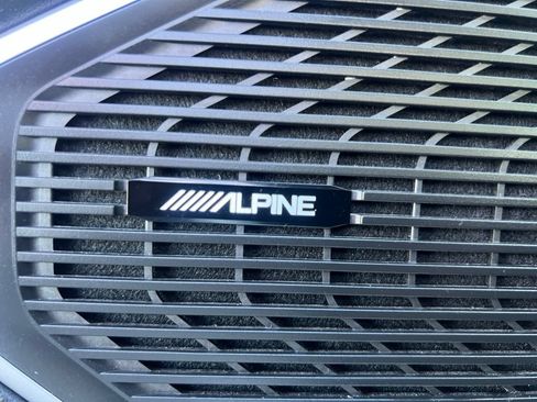 Used 2024 Jeep Wagoneer L Series II RWD image 28