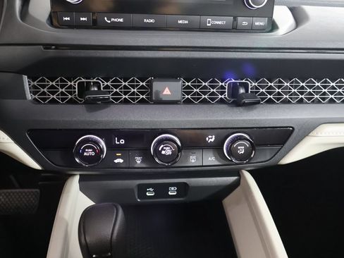 Used 2023 Honda Accord LX image 39