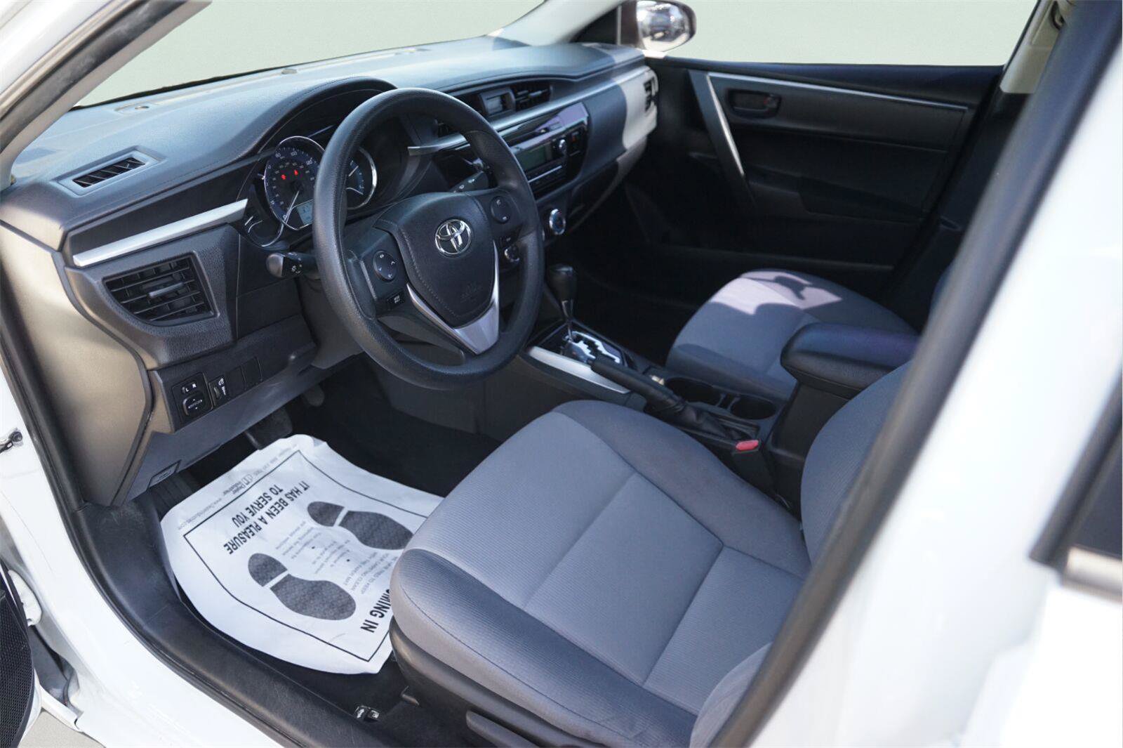 Used 2015 Toyota Corolla L FWD image 8