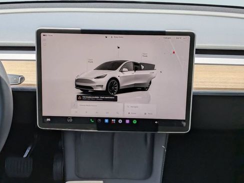 Used 2022 Tesla Model Y Long Range AWD/4WD image 17
