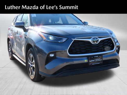 Used 2023 Toyota Highlander XLE image 1