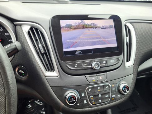 Used 2025 Chevrolet Malibu LT image 19