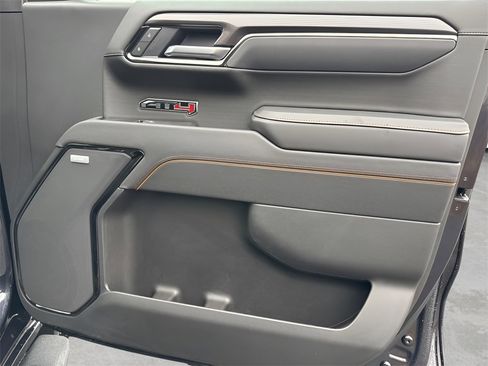 Used 2025 GMC Sierra 1500 AT4 w/ AT4 Premium Package image 9