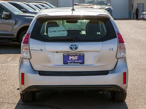 Used 2017 Toyota Prius V Five w/ Advanced Technology Package FWD image 6