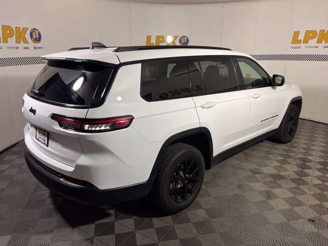 Used 2024 Jeep Grand Cherokee L Altitude AWD/4WD image 3
