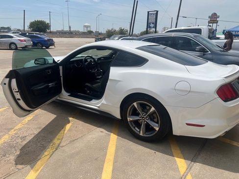 Used 2016 Ford Mustang Coupe w/ Equipment Group 051A RWD image 10