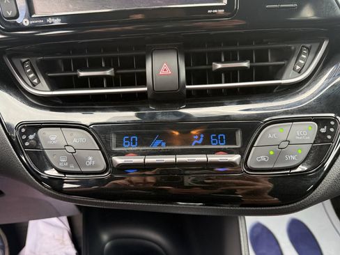 Used 2018 Toyota C-HR XLE FWD image 21