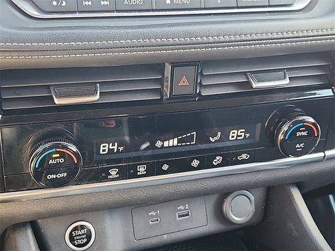 Certified 2022 Nissan Rogue SV image 16