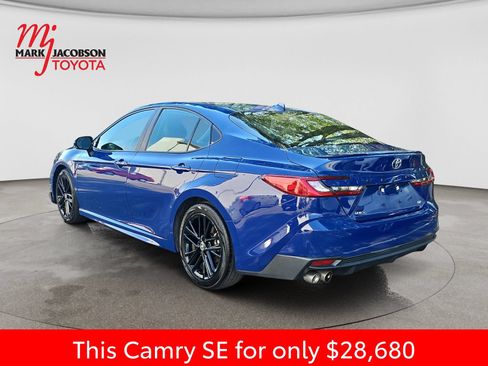 Used 2025 Toyota Camry SE FWD image 14