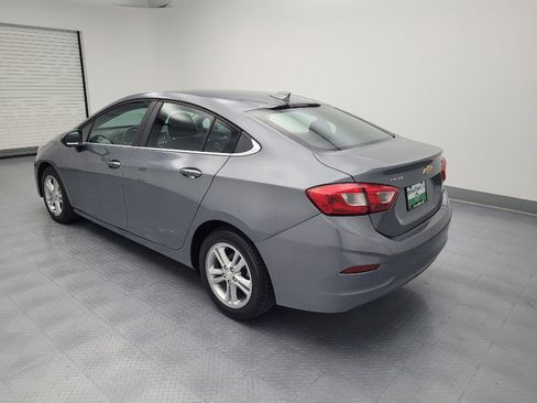 Used 2018 Chevrolet Cruze LT w/ Convenience Package FWD image 3