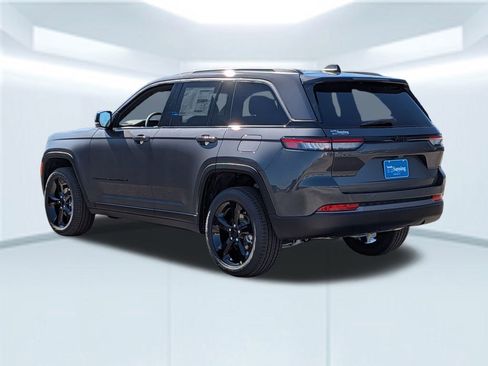 New 2026 Jeep Grand Cherokee Limited w/ Limited Altitude Package RWD image 4