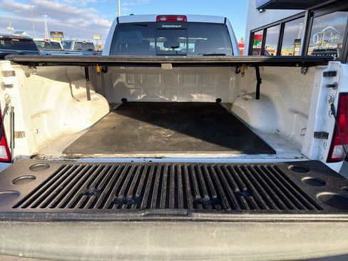 Used 2017 RAM 1500 Classic SLT image 7
