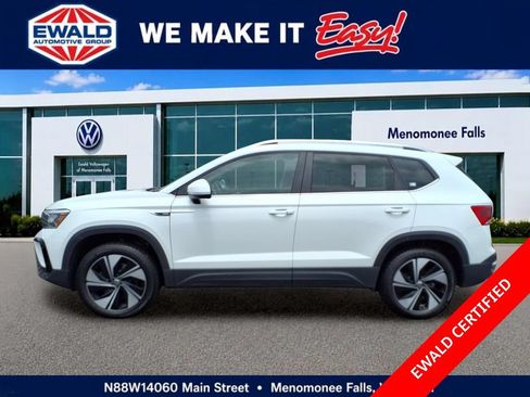 Used 2023 Volkswagen Taos SE AWD/4WD image 5