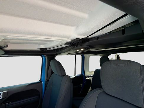 Used 2024 Jeep Wrangler Willys AWD/4WD image 26