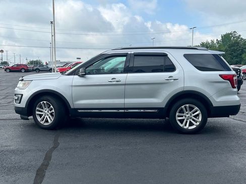 Used 2016 Ford Explorer XLT w/ Equipment Group 202A FWD image 7
