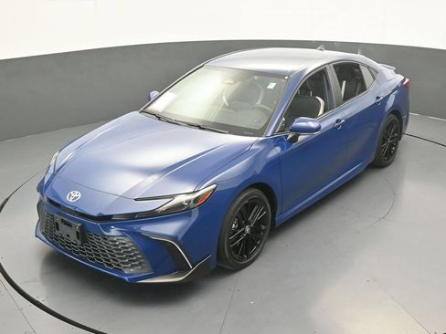 Used 2025 Toyota Camry SE FWD image 44