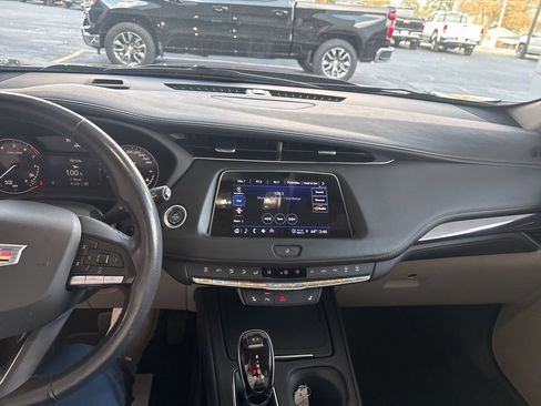 Used 2022 Cadillac XT4 Luxury image 11