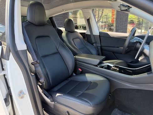 Used 2021 Tesla Model Y Long Range image 34