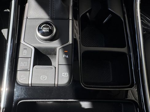 Used 2024 Kia Sorento SX image 25