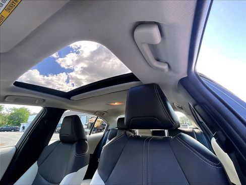Used 2020 Toyota Corolla XLE FWD image 7