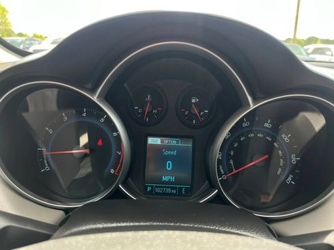 Used 2014 Chevrolet Cruze LS FWD image 16