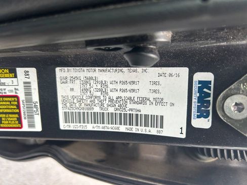 Used 2016 Toyota Tacoma TRD Sport w/ Towing Package image 34