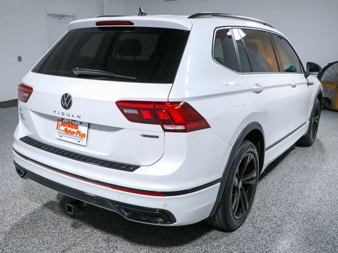 Used 2023 Volkswagen Tiguan SE R-Line AWD/4WD image 7
