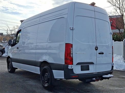 Used 2025 Mercedes-Benz Sprinter 2500 image 4