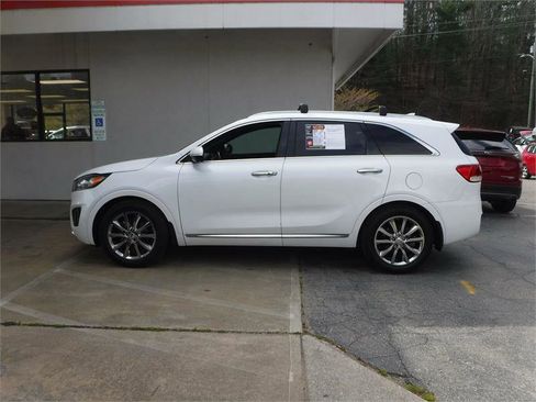 Used 2018 Kia Sorento SX image 18