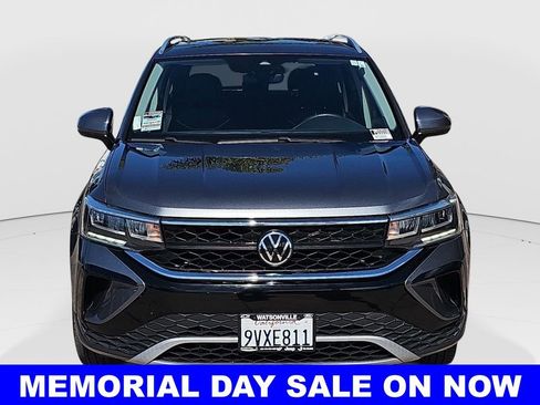 Used 2023 Volkswagen Taos SE FWD image 8