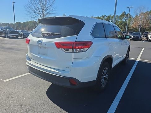 Used 2019 Toyota Highlander Plus image 9