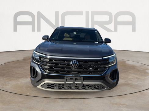 Used 2024 Volkswagen Atlas Cross Sport SE image 5