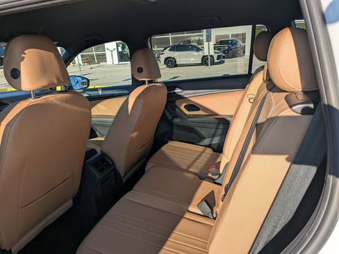 Certified 2023 Volkswagen Tiguan SE FWD image 15