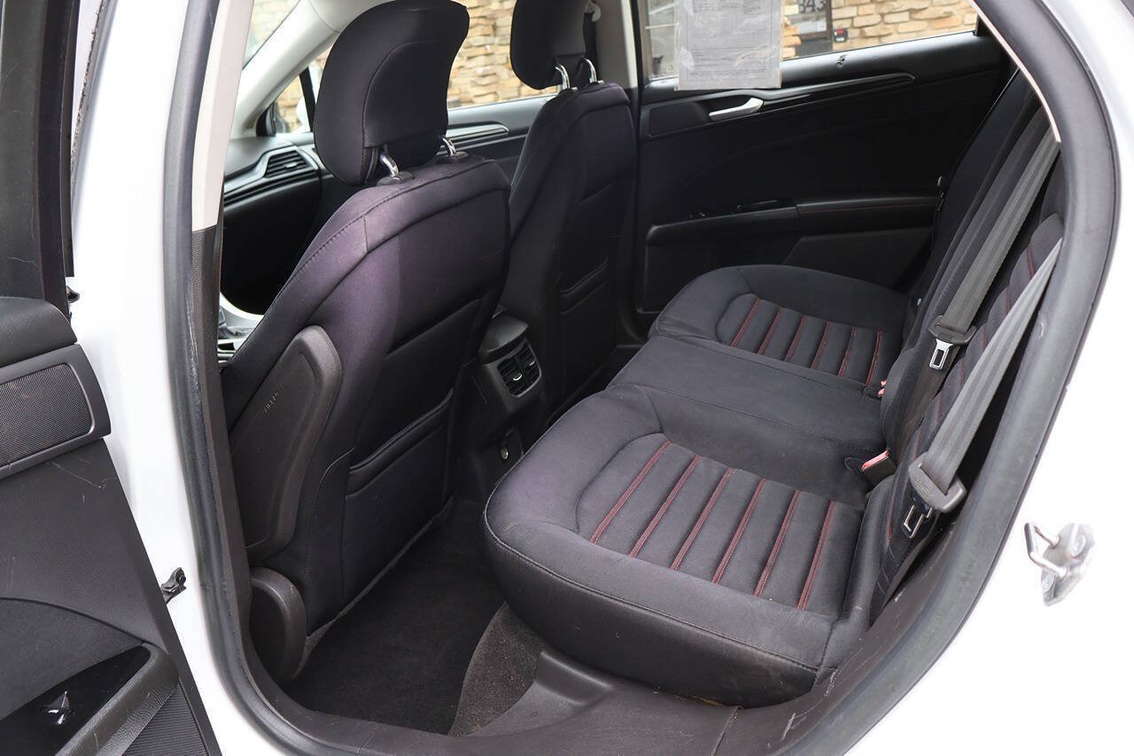 Used 2013 Ford Fusion SE FWD image 15