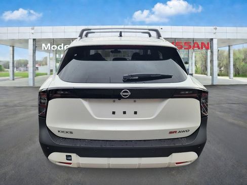 New 2026 Nissan Kicks SR w/ Cold Weather Package AWD/4WD image 4