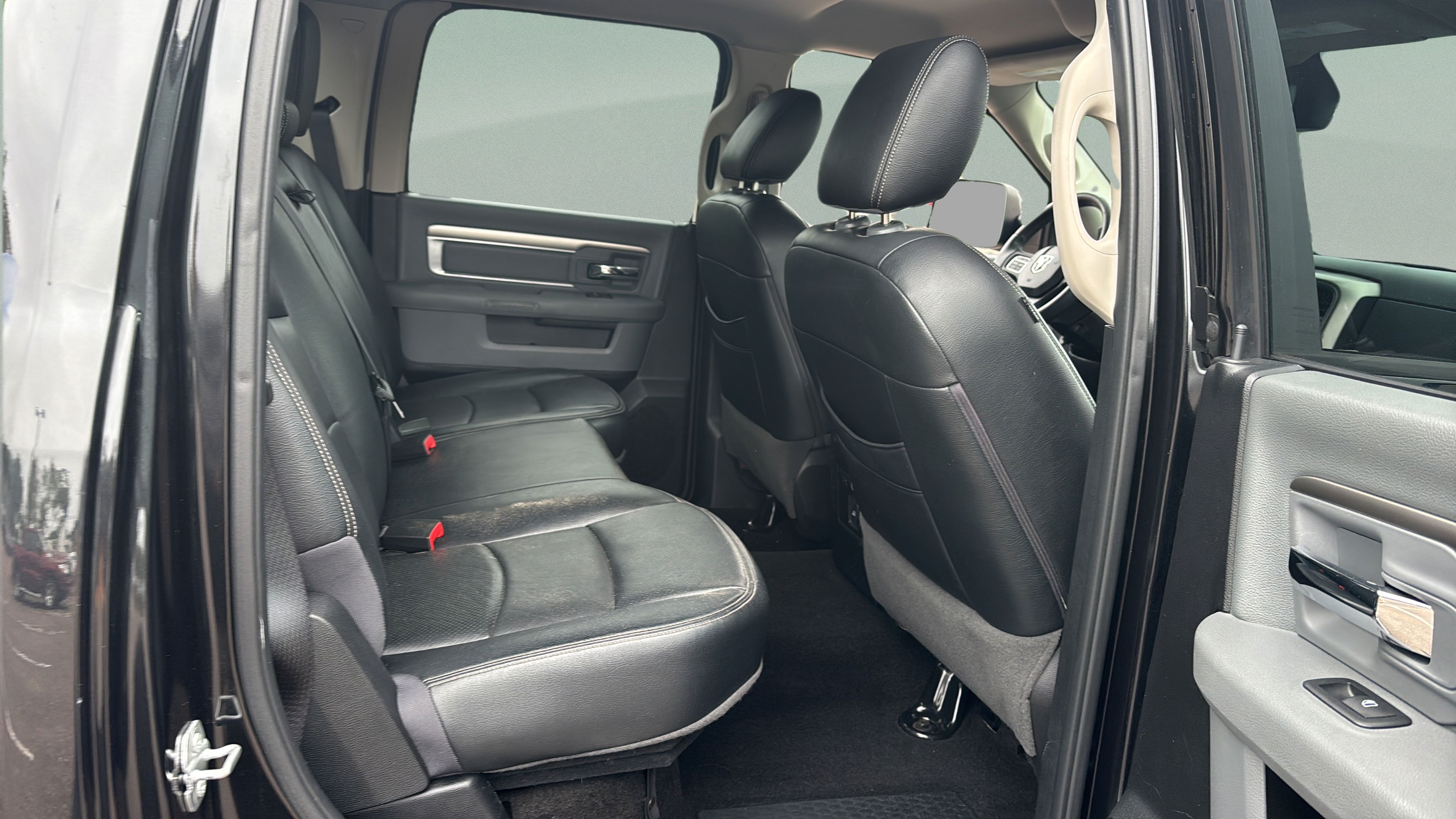 Used 2015 RAM 1500 Lone Star RWD image 21