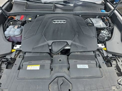Used 2023 Audi Q8 Prestige AWD/4WD image 32
