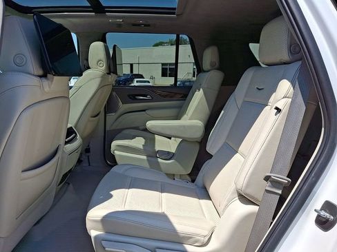 Used 2022 Cadillac Escalade Premium Luxury Platinum w/ Heavy-Duty Trailer Package AWD/4WD image 14
