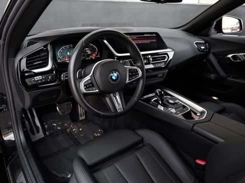 Used 2024 BMW Z4 sDrive30i w/ Convenience Package RWD image 2